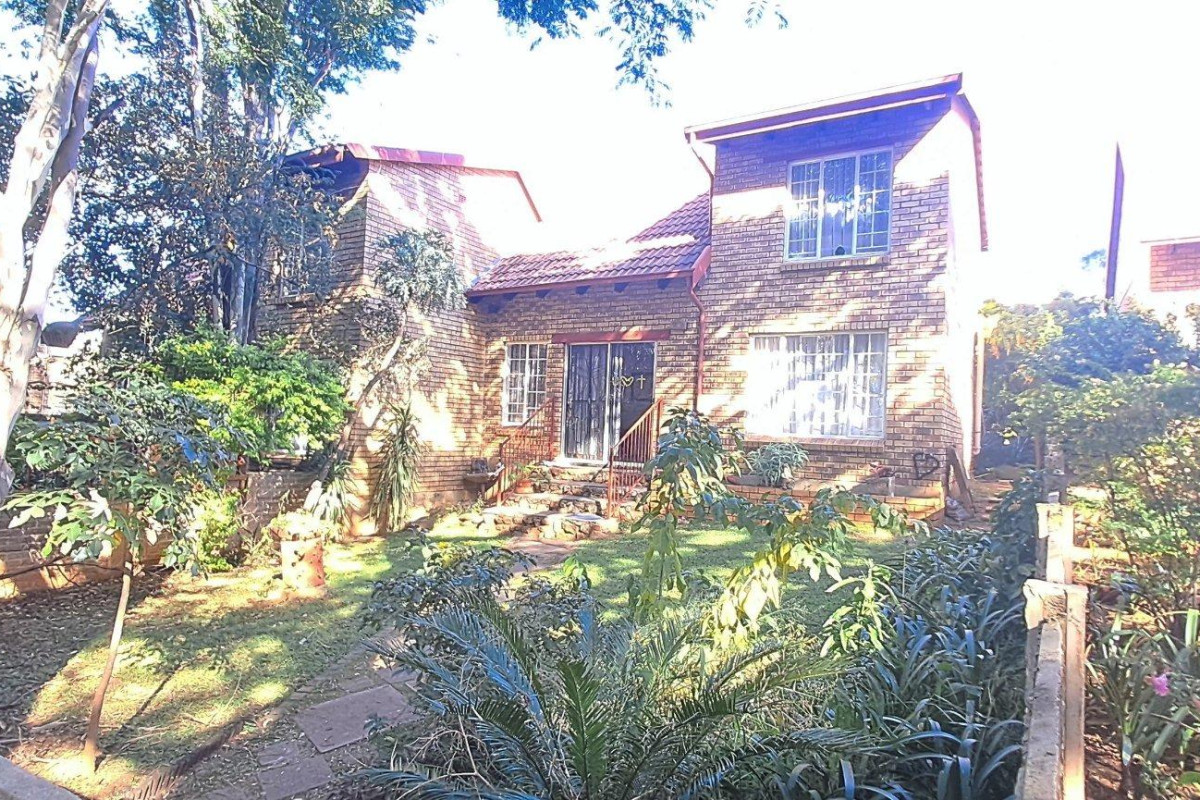 La Montagne property